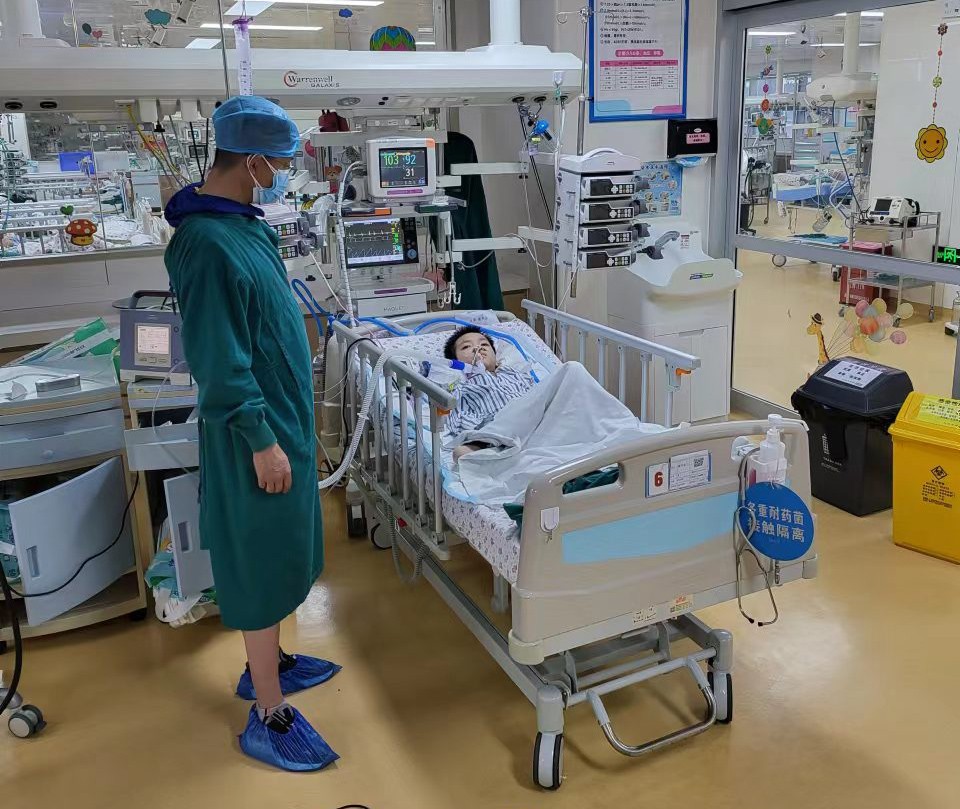 苍南县跨省救护车出租公司