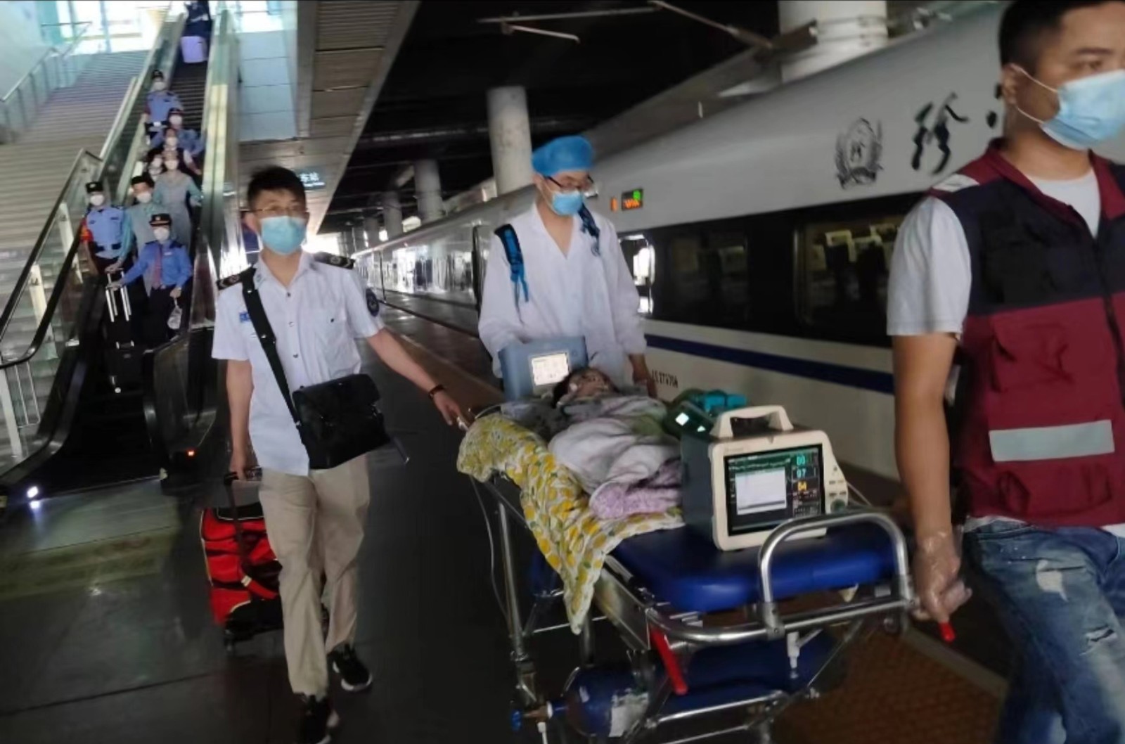 苍南县高铁转运公司